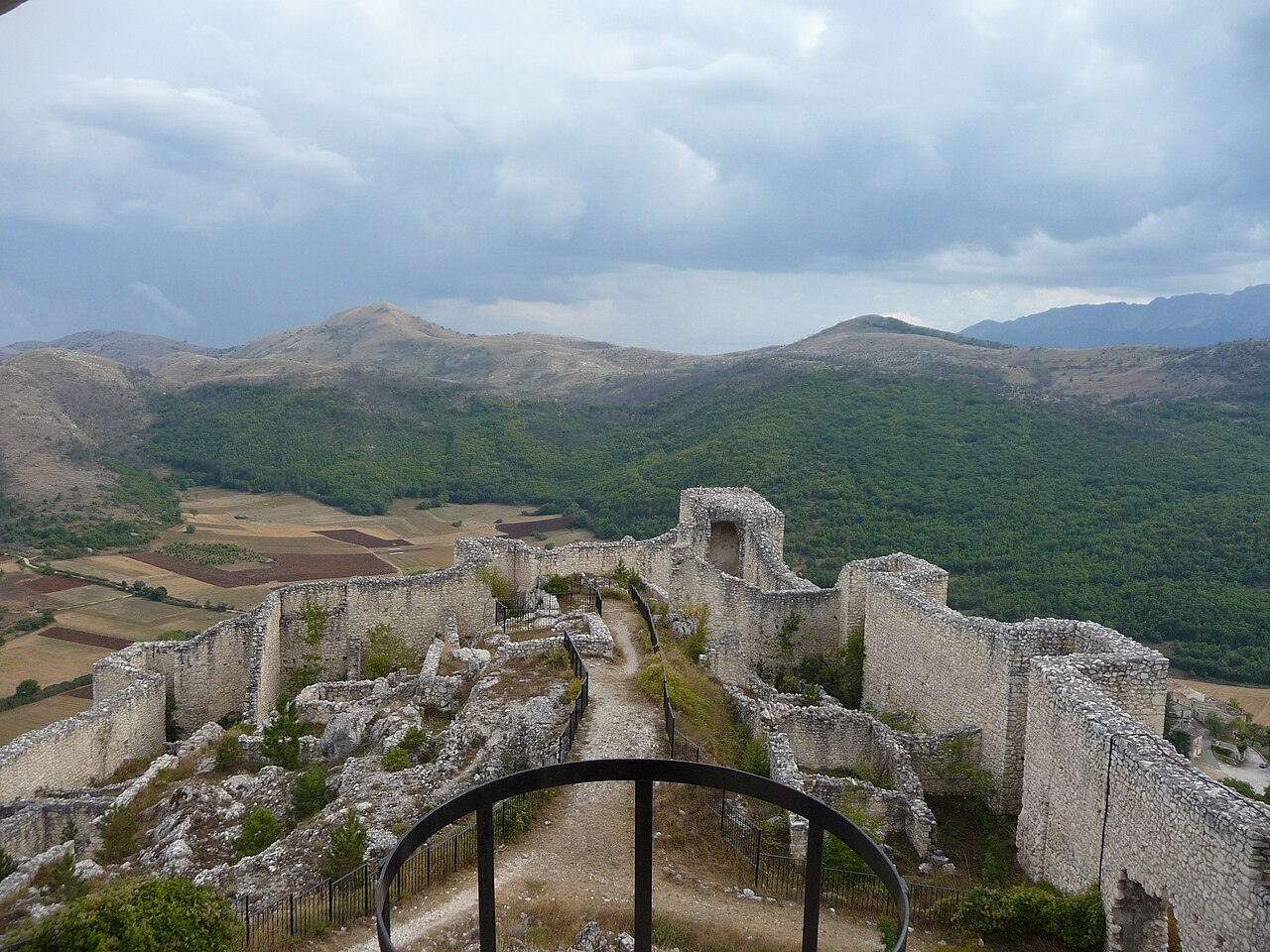 Bominaco, Caporciano