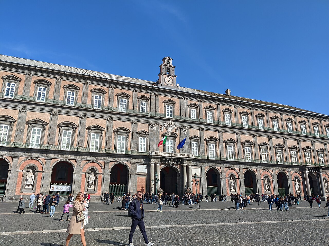 Piazza del Plebiscito, Napoli