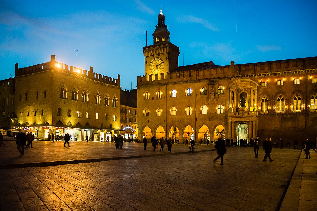 Piazza Maggiore e le Due Torri