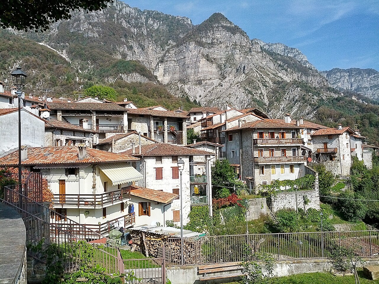 Poffabro, Frisanco