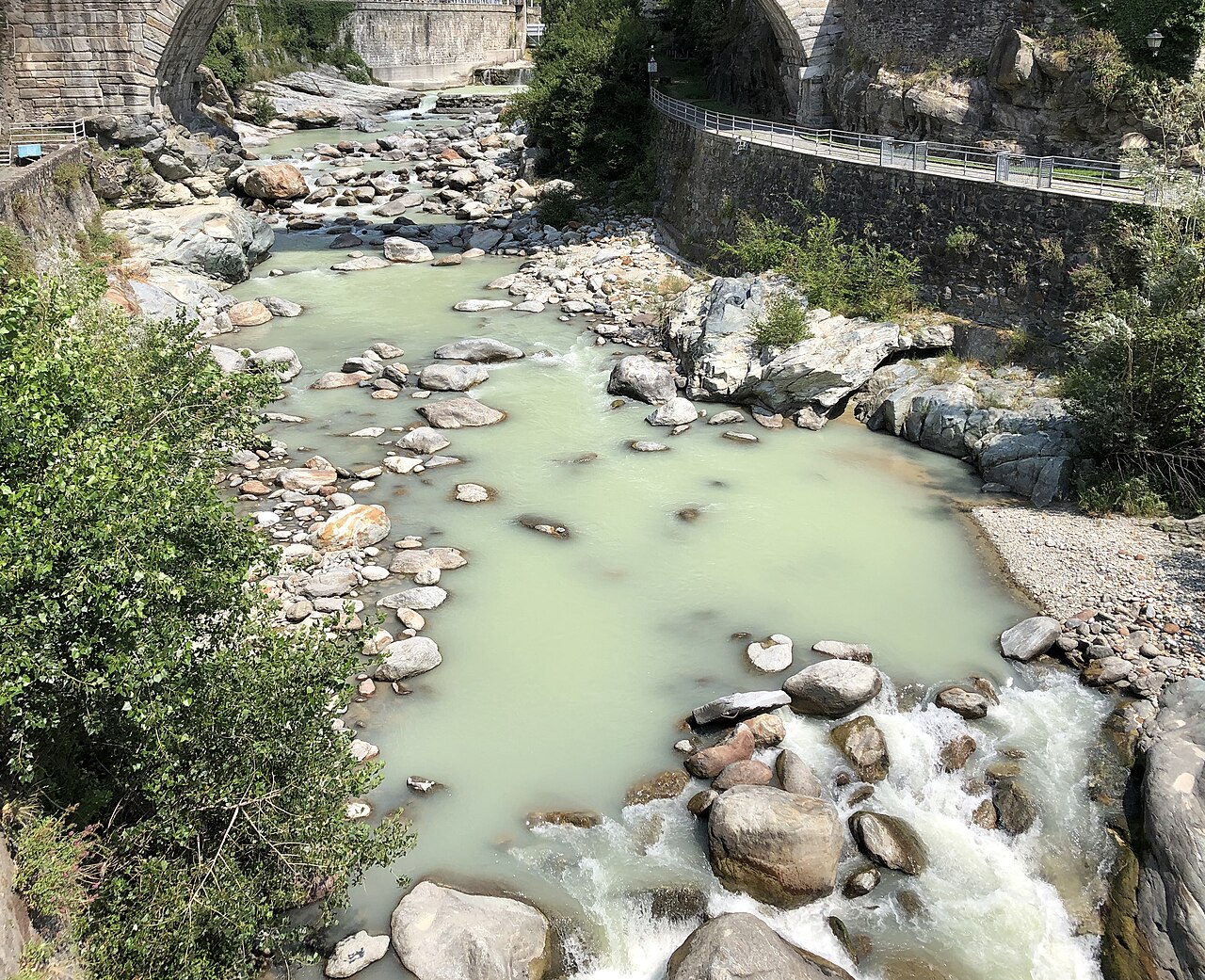 Ponte romano di Pont-Saint-Martin, Pont-Saint-Martin