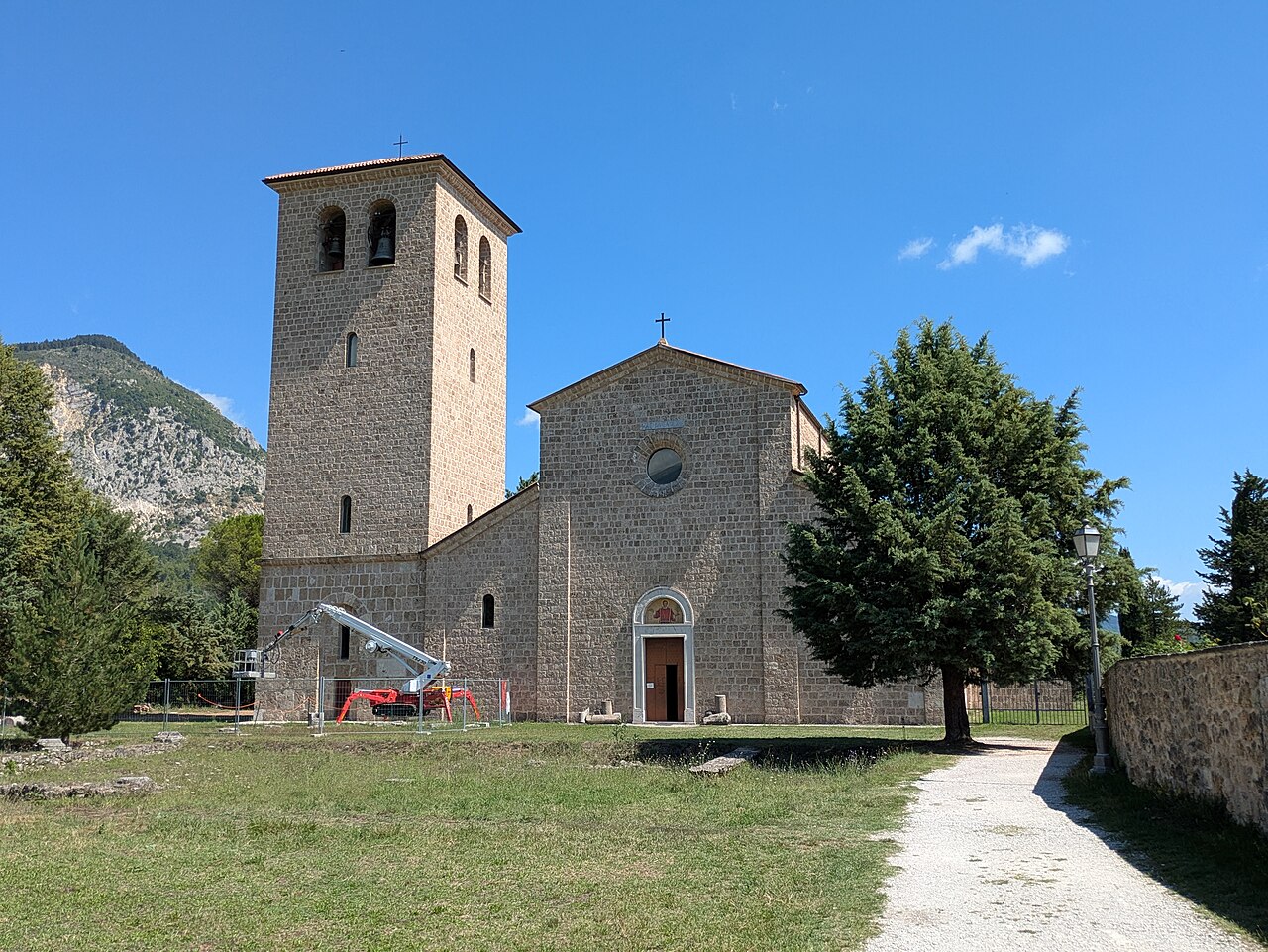 San Vincenzo al Volturno, Castel San Vincenzo
