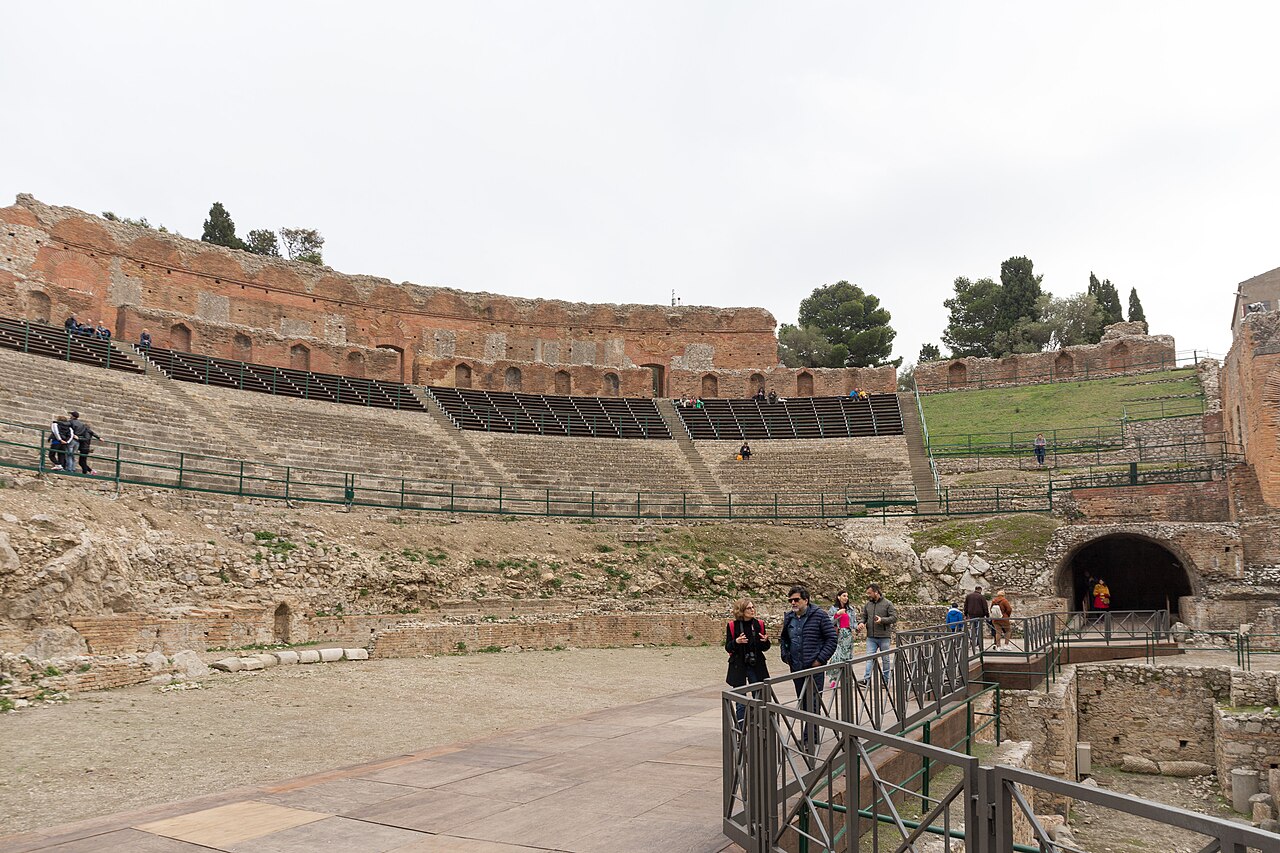 Teatro antico di Taormina, Taormina
