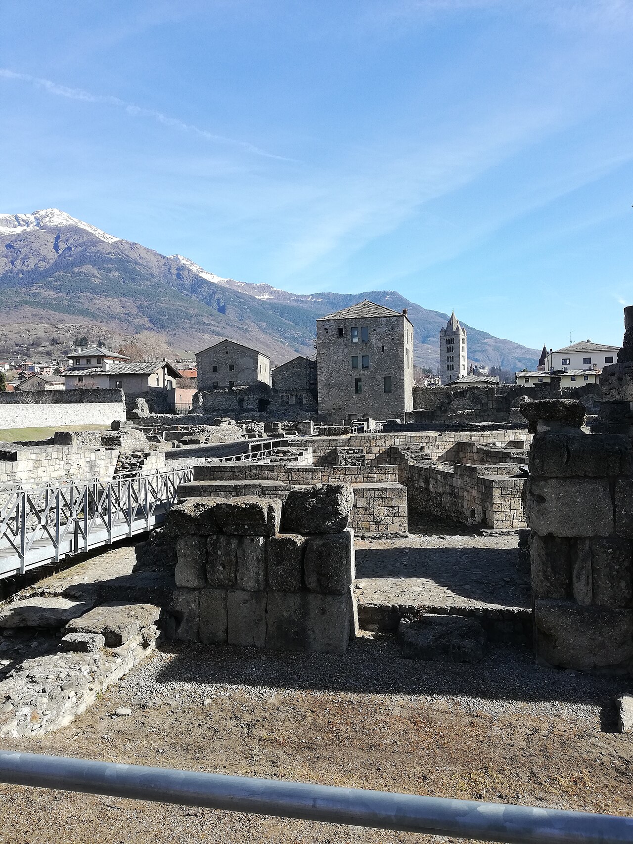 Teatro romano di Aosta, Aosta