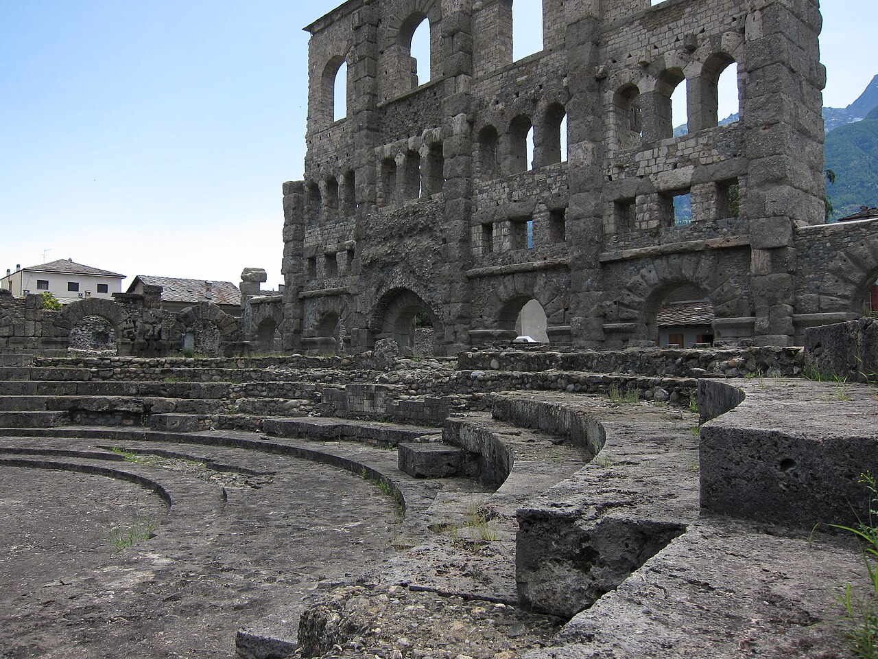 Teatro romano di Aosta, Aosta